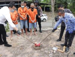 Kasat Narkoba Polres Kuansing Musnahkan Barang Bukti Narkoba Hasil Ops Antik 2022