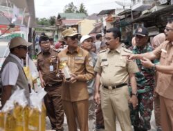 RESPON INMENDAGRI KENDALIKAN INFLASI, BUPATI SAFARUDDIN PANTAU GELAR PANGAN MURAH TPID DAN PEMPROV SUMBAR
