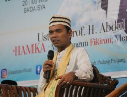 Safari Dakwah UAS di Pontren Kauman, Santri Harus Meneladani Buya HAMKA