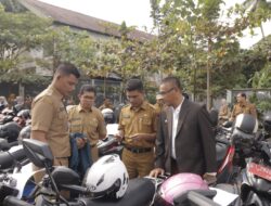 Sukses Rawat Kendaraan Dinas Berusia Tua, ASN Diganjar Hadiah Oleh Wali Kota Rida Ananda