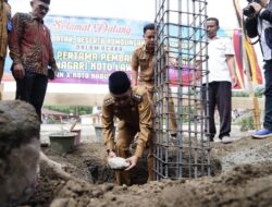 Peletakan Batu Pertama Pembangunan Balai Adat Nagari Koto Laweh X Koto Dihadiri Bupati Tanah Datar