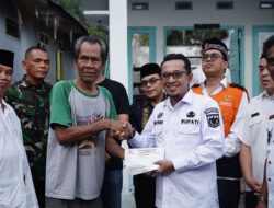 Bupati Tanah Datar Serahkan Bantuan Pasca Musibah Kebakaran di Jorong Koto Panjang Nagari Sungai Tarab