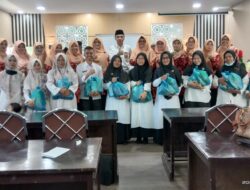 70 Paket Sembako Lebaran Diserahkan Plt Ka Kankemenag Tanah Datar