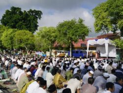 Ribuan Umat Islam Padati Cindua Mato Batusangkar