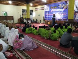 Dana Insentif Untuk Guru LPA dan Petugas Masjid Diserahkan Bupati