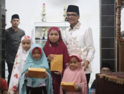 Safari Ramadhan ke Nagari Sariak Laweh, Bupati Safaruddin Takjub dengan Penampilan Santri