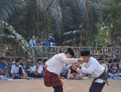Pertahankan Tradisi : Ketua DPRD Kuansing Ikut Atraksi Silat di Desa Marsawa Sentajo Raya