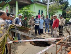 Kadis PUPR 50 Kota Tinjau Jalur Alternatif Situjuah-Batusangkar Yang Amblas