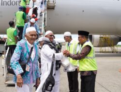 Jamaah Haji Lima Puluh Kota Tiba Di Tanah Air, Satu Masih Di Mekah