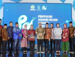 Gus Yaqut Ganjar Bupati Safaruddin Dengan Penghargaan, Ternyata Karena Ini