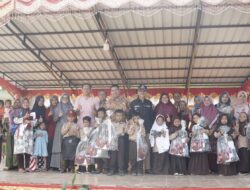 Pemkab Lima Puluh Kota Serahkan 11.931 Paket Bantuan Seragam Sekolah SD Dan SMP