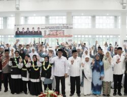 KLOTER XVII DEBARKASI PADANG TIBA DI TANAH AIR, 38 JAMAAH LIMA PULUH KOTA DIJEMPUT BUPATI