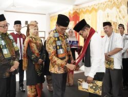 Saksikan Pengukuhan Gonjong Limo Bali, Bupati Safaruddin Meminta Perantau Saiyo Sakato