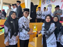 Diikuti Ribuan Guru, Bupati Limapuluh Kota Pimpin Upacara Hari Guru Nasional dan HUT PGRI ke-78 Tingkat Sumatera Barat