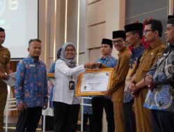 Tunjukkan Tren Positif Pelayanan Publik, Pemkab Limapuluh Kota Diganjar Penghargaan Ombudsman RI