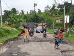 Jalan Kubukerambil ke Batusangkar Telah Mulai Kegiatan Patching
