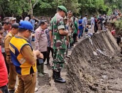 Nagari Sungai Jambu Pariangan Kena Musibah Banjir Bandang Ditinjau Bupati Tanah Datar