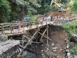 Pembangunan Jembatan Bailey Nagari Peninjauan Ditinjau Bupati