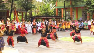 Milad ke-32 MTsN 10 Tanah Datar Rayakan Dengan Lomba