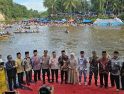 Bupati dan Wabup Limapuluh Kota Tutup Alek Bakajang: Tradisi Lokal yang Melaju ke Pentas Nasional