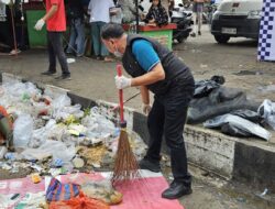 Tak Ingin Sampah MenumpukBupati Pimpin Langsung Aksi Bersihkan Kota Teluk Kauntan
