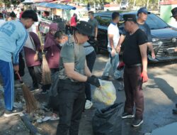 Kapolres dan Bupati Kuansing Turun Langsung Ikut Gotong Royong di Tepian Narosa Pasca Event Pacu Jalur Nasional