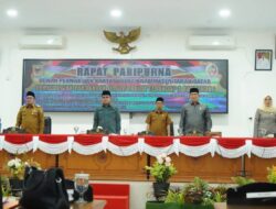 8 Fraksi di DPRD Tanah Datar Sampaikan Pandangan Terhadap 3 Ranperda