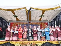 Wakil Ketua DPRD Payakumbuh Hurisna Jamhur Hadiri Prosesi Adat Batanam Ukhi di Payobasuang