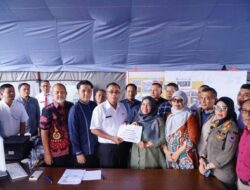 DPRD Payakumbuh Serahkan Bantuan 60 Juta untuk Pedagang Korban Kebakaran Pasar