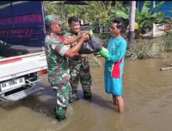Pendistribusian Bantuan Logistik untuk Warga Terdampak Banjir di Siberut Dari Komandan Kodim 0319/Mentawai