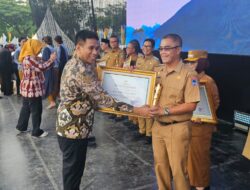 Keberhasilan Tingkatkan Pelayanan Publik, Wali Kota Payakumbuh Raih Penghargaan Kemendagri