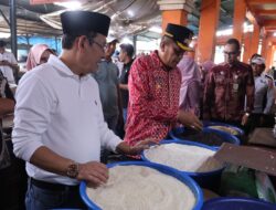 Wali Kota dan Wakil Wali Kota Sidak Pasar Ibuah, Pastikan Harga Sembako Stabil Jelang Ramadhan di Payakumbuh