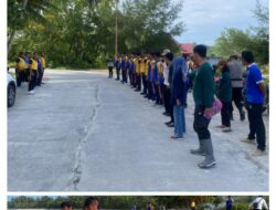 Polri, Masyarakat, dan Tim Relawan Bersatu Dukung Program ASRI Presiden Prabowo, Bersihkan Pantai Tuapejat