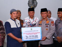 Kapolda Sumbar Pimpin Safari Ramadan di Payakumbuh, TSR Serahkan Bantuan Rp50 Juta untuk Masjid Wustha