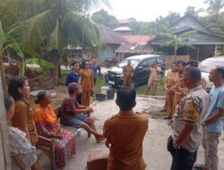 Wujud Kepedulian, Bhabinkamtibmas Sipora Dampingi Warga Kurang Mampu di Dusun Jati Desa Tuapejat Kec. Sipora Utara