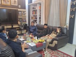 Bupati Kuansing Silaturahmi ke Kediaman Tokoh Riau Dr Syahlan di Pekanbaru