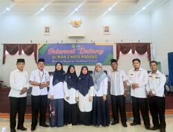 Enam Guru MAN 2 Padang Berangkat Haji, Dilepas Penuh Haru