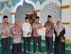 MAN 2 Padang Kembali Salurkan Infak Rp15,3 Juta untuk Masjid Ikhwanussafa