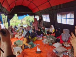 Bupati Tinjau Dapur Umum Paska Lonsor