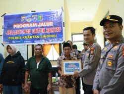 Program Jalur Jelajah Riau Untuk Rakyat, Polres Kuansing Berikan Pelayanan Kesehatan dan Bansos di Desa Pulau Jambu