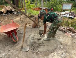 Satgas Karya Bakti TNI AD Mulai Pemasangan Batu Bata Musholla Al Huda di Bukit Pamewa