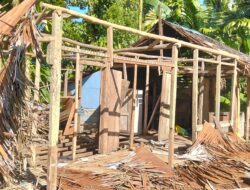 Satgas Karya Bakti TNI AD Mulai Pembongkaran Rumah Penerima Manfaat di Desa Sioban