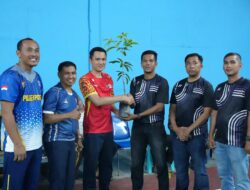 Kapolres Kuansing Membuka Turnamen Badminton Kapolres Kuansing Cup 2026 di GOR PB Pangkas
