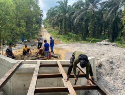 Progres Pembangunan Jembatan Merah Putih Presisi di Desa Sungai Kuning Capai 70 Persen