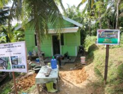 Tahap Finishing, Satgas Karya Bakti TNI AD untuk Rakyat Laksanakan Pembersihan di Sekitar RTLH Ibu Nina Anthi