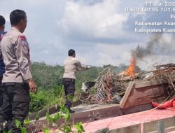 Polsek Kuantan Tengah Tertibkan Aktivitas PETI di Pulau Komang Sentajo, Empat Rakit Dimusnahkan