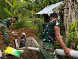 Personel Satgas Bakti TNI AD Untuk Rakyat Terus Kejar Pembangunan MCK di Bukit Pamewa