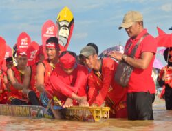Jalur Keramat Jubah Merah Menjadi Kuda Hitam Sekaligus Berhasil Menunjukkan Kelasnya Sebagai Salah Satu Kekuatan Besar Pacu Jalur Kuantan Singingi