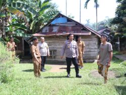 Polres Kuantan Singingi Tinjau Lokasi Pembangunan Rumah Layak Huni Warga dalam Rangka HUT Bhayangkara