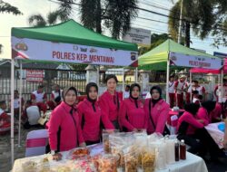 Sambut Hari Bhayangkara ke-80, Bhayangkari Cabang Kepulauan Mentawai Manjakan Warga di CFD Padang dengan Kuliner Khas Bumi Sikerei